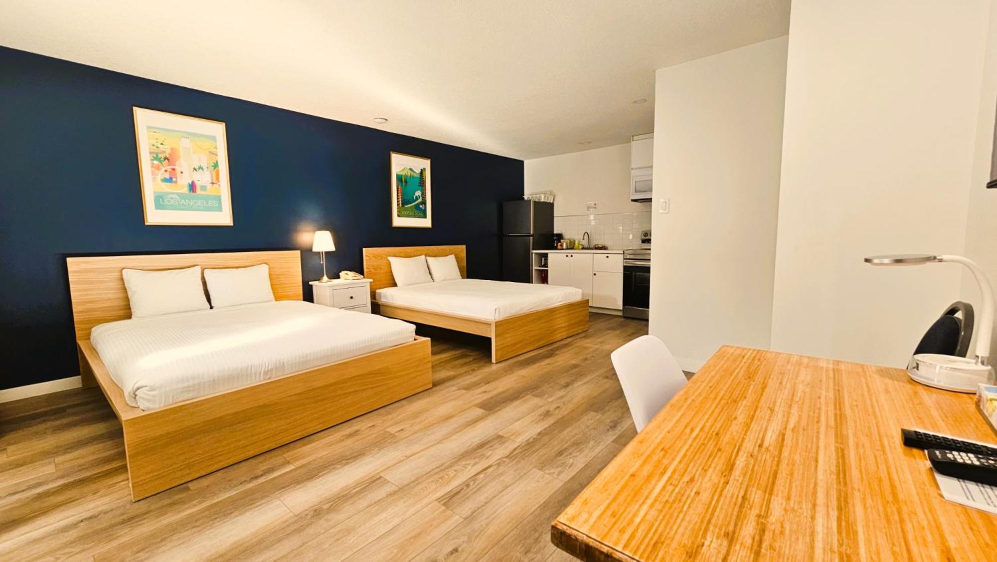 Cloud 9 Inn Whitecourt Bagian luar foto