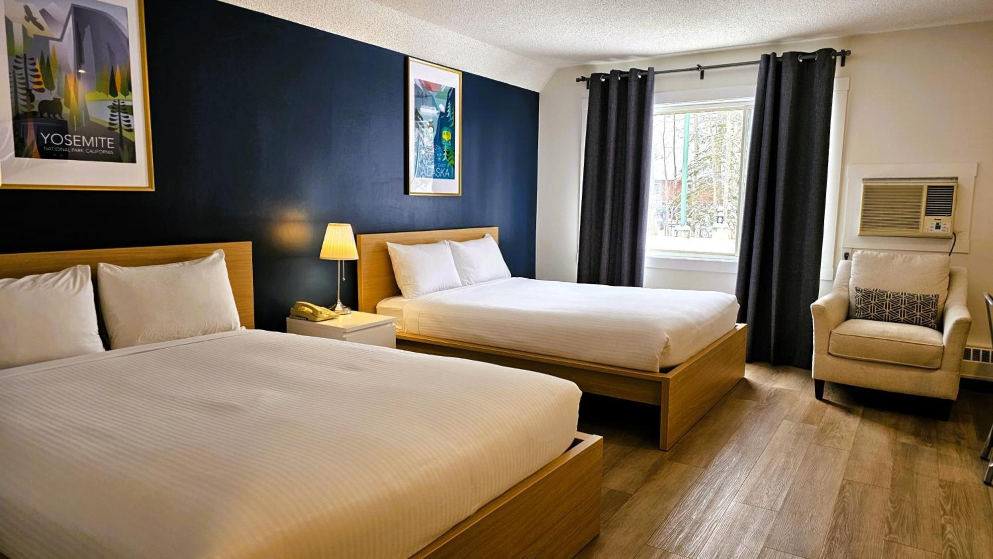 Cloud 9 Inn Whitecourt Bagian luar foto