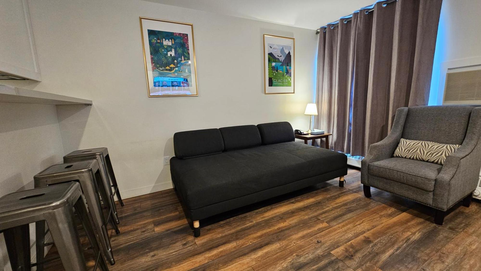 Cloud 9 Inn Whitecourt Bagian luar foto