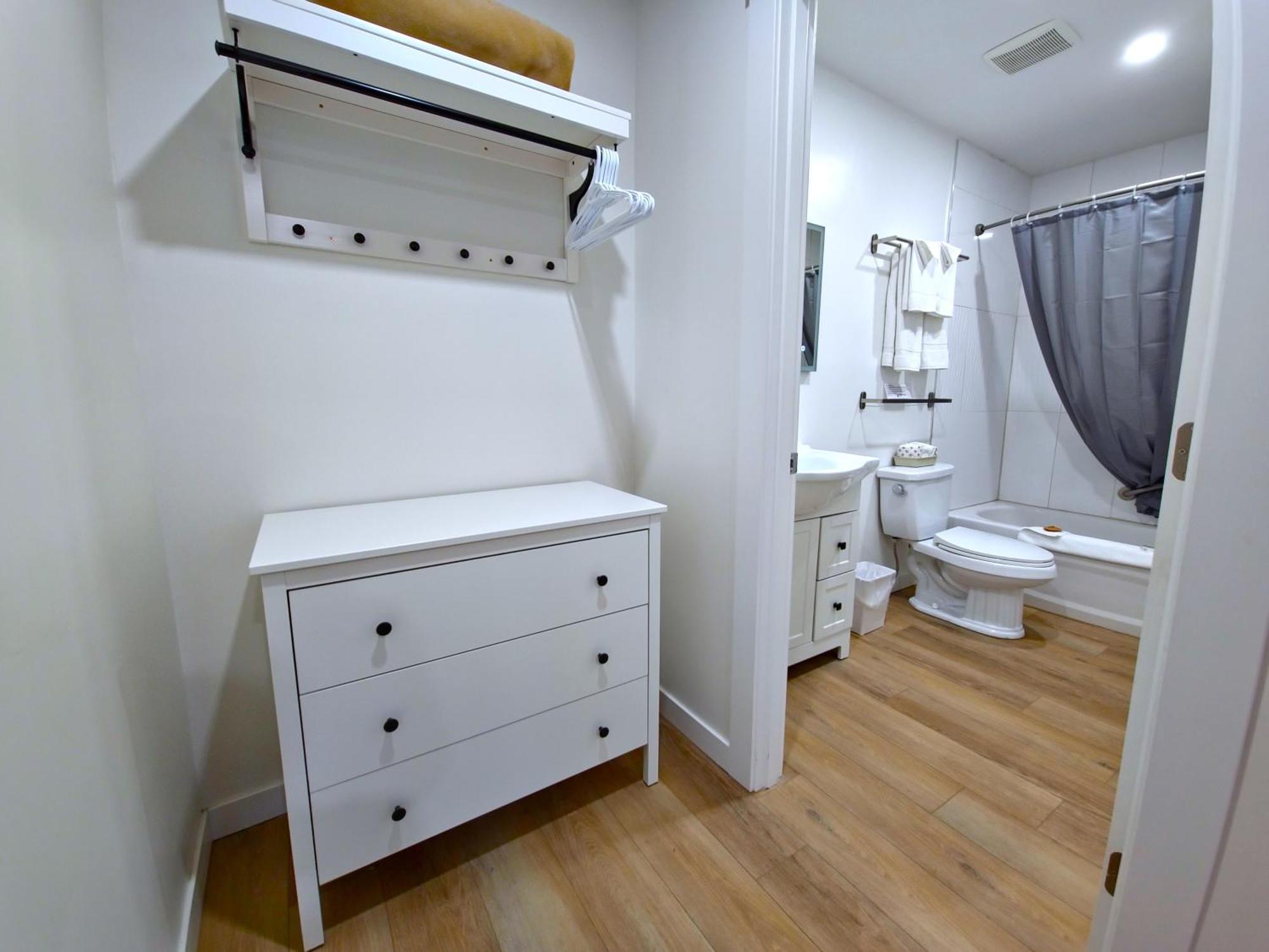 Cloud 9 Inn Whitecourt Bagian luar foto