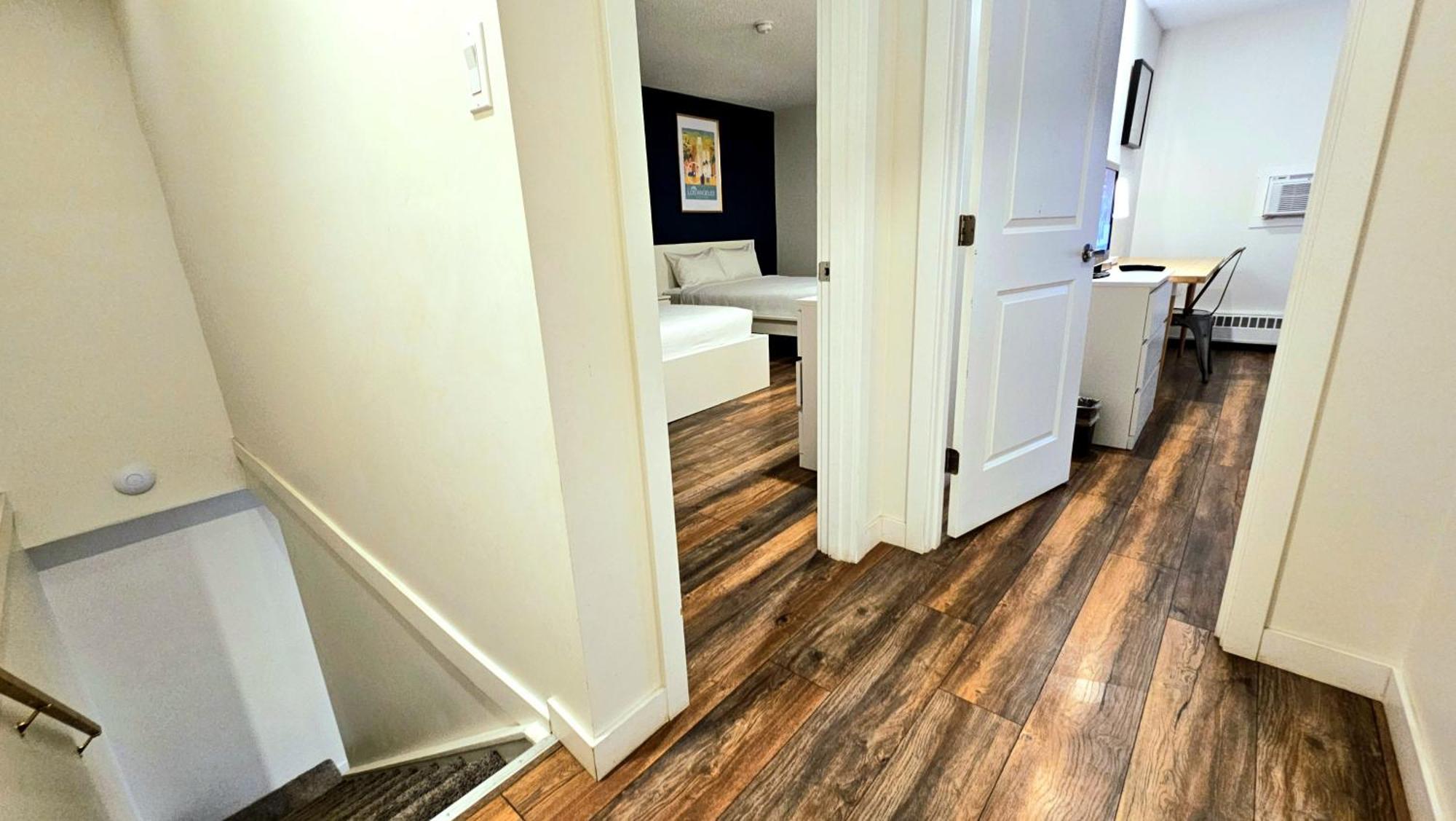 Cloud 9 Inn Whitecourt Bagian luar foto